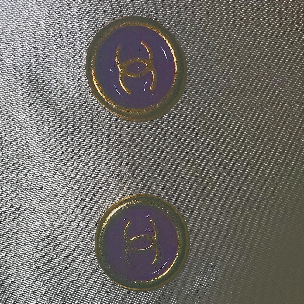 BEAUTIFUL, AUTHENTIC CHANEL ENAMEL BUTTONS